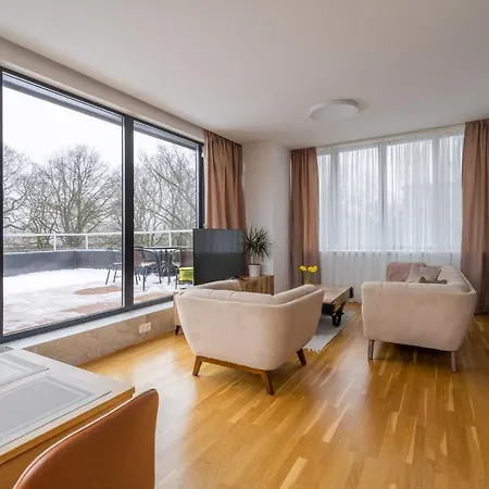 1-Bedroom Penthouse With Underground Parking 里加 外观 照片