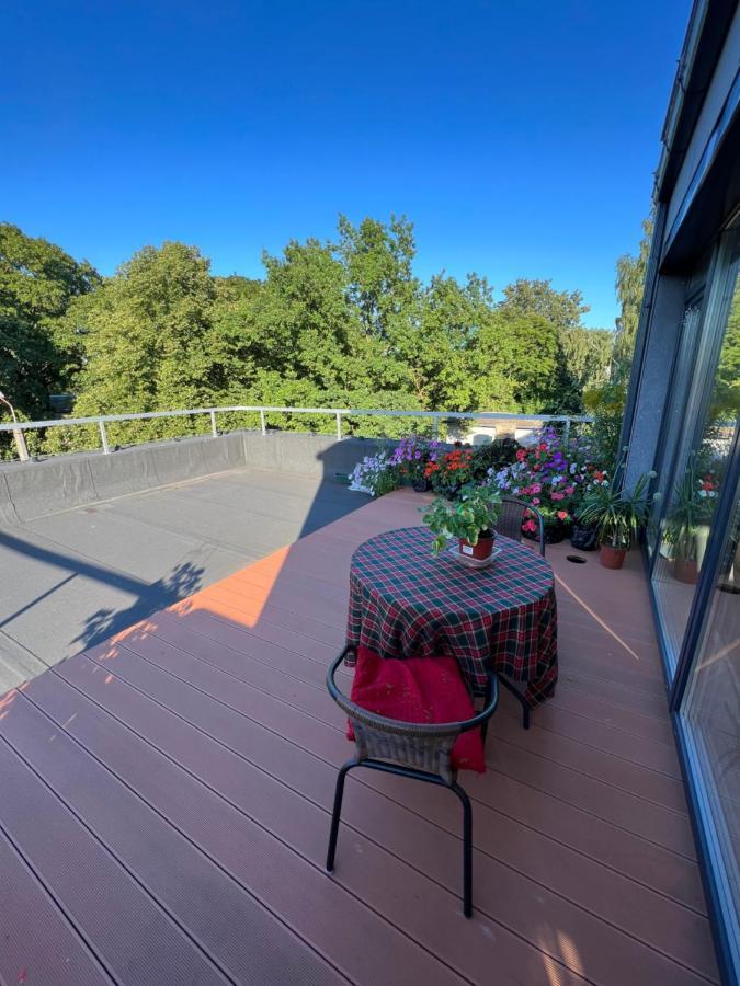 1-bedroom Penthouse With Underground Parking Apartamento