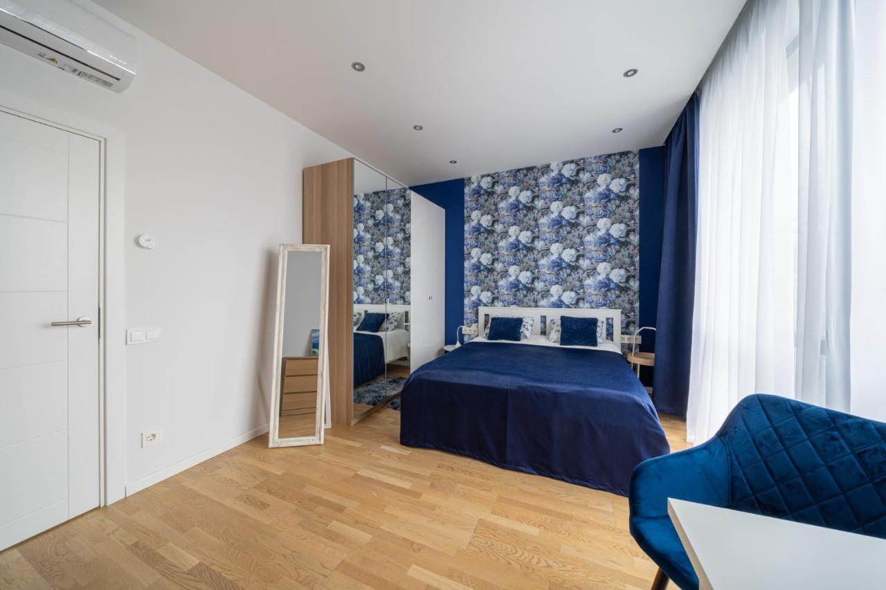 1-bedroom Penthouse With Underground Parking Apartamento Riga