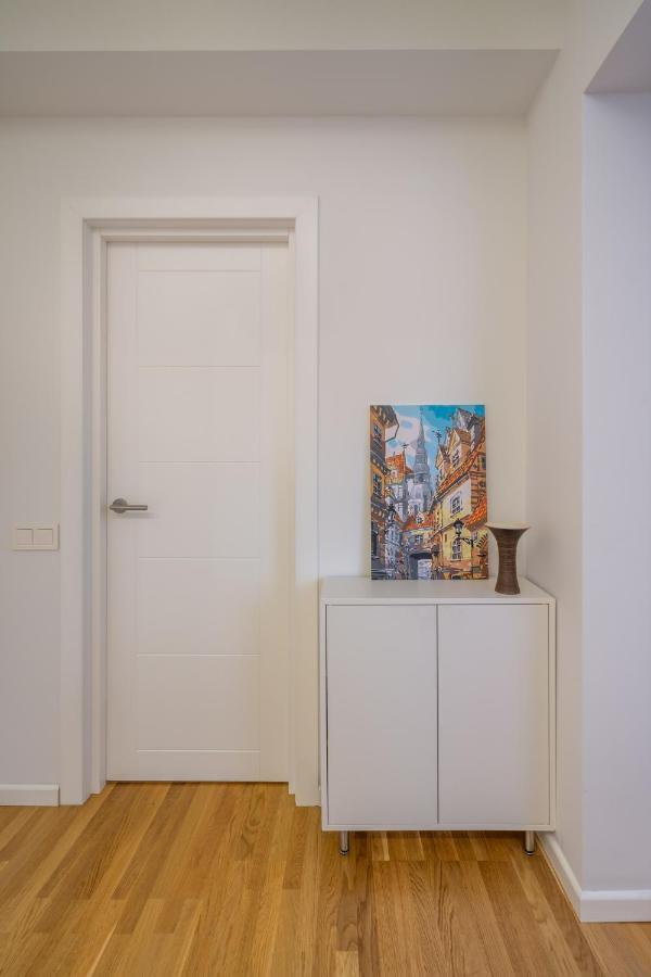 Lägenhet 1-bedroom Penthouse With Underground Parking *